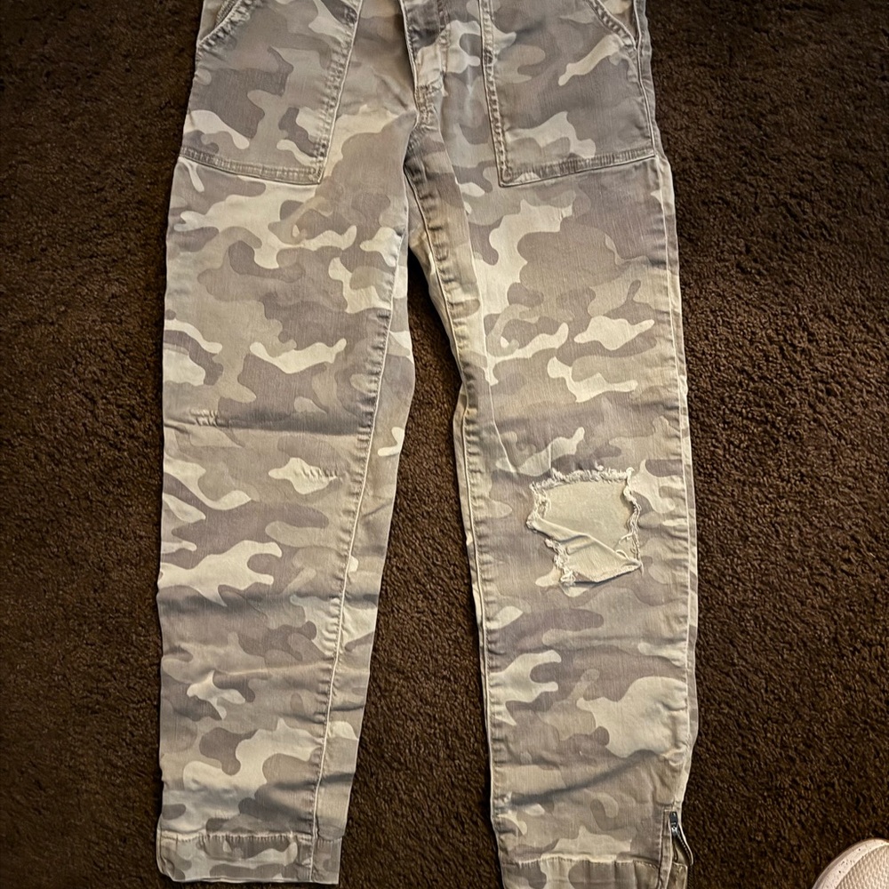 Kut from the kloth Camouflage Cargo Pants skinny distressed